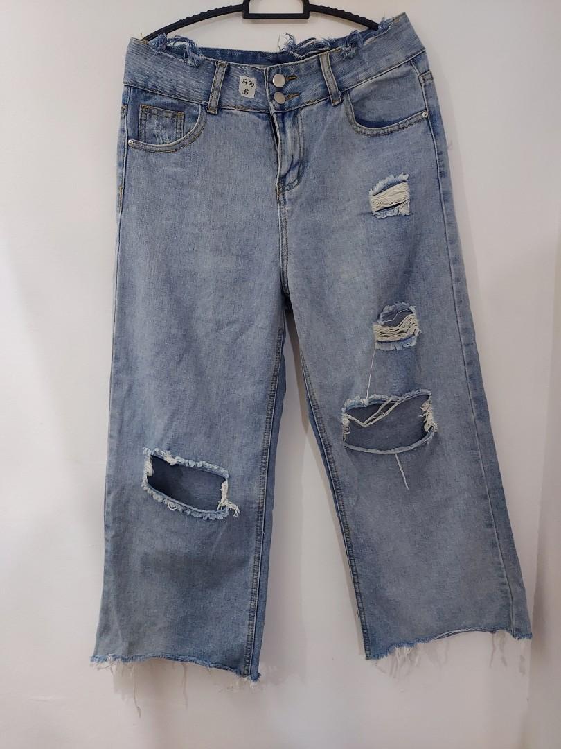 Baggy pants tattered, Women's Fashion, Bottoms, Jeans on Carousell