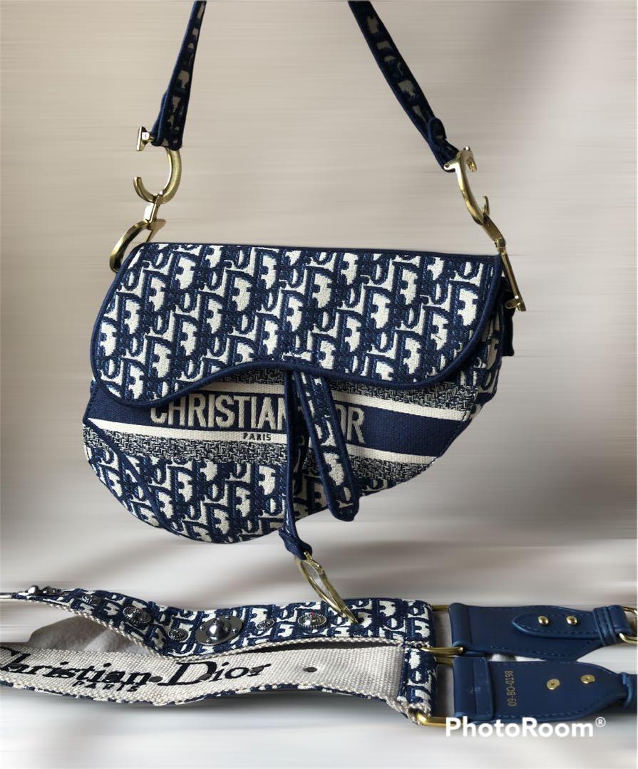 Saddle bag blue sales dior oblique embroidery