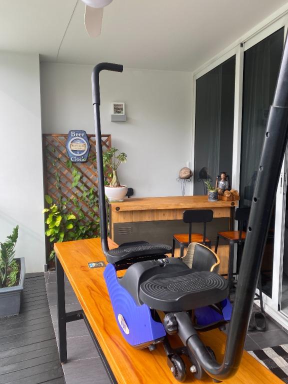 Bun and thigh online exercise machine