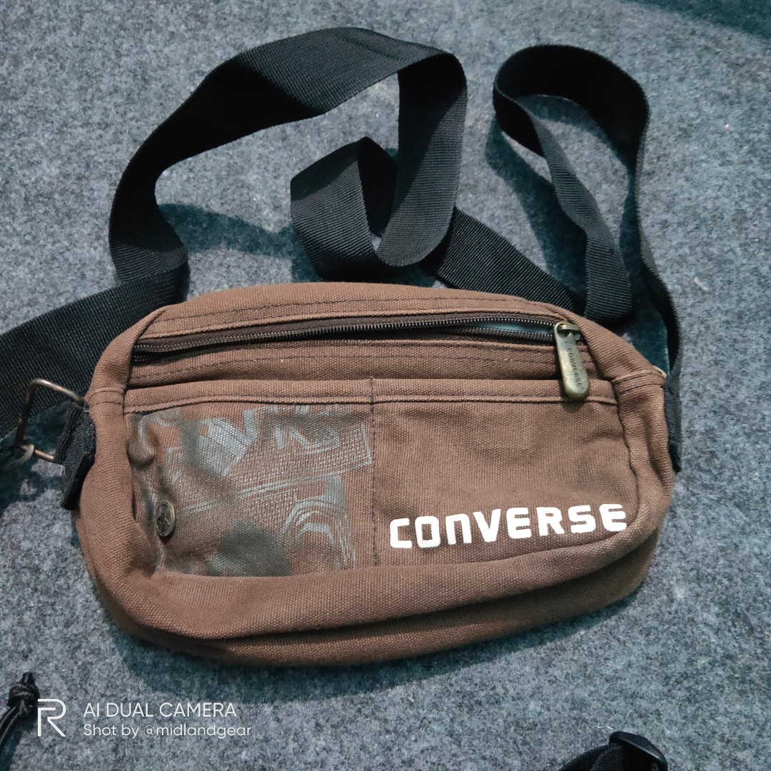 Converse waistbag, Fesyen Pria, Tas & Dompet , Tas Selempang di Carousell