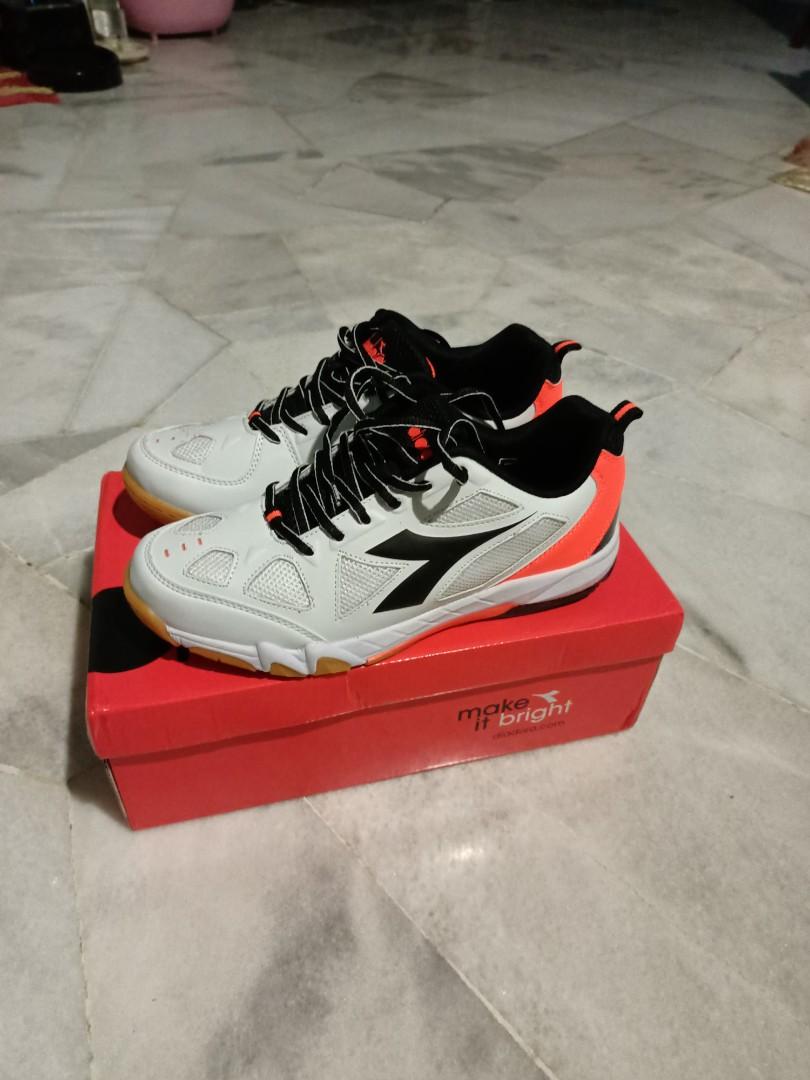Diadora badminton shoes