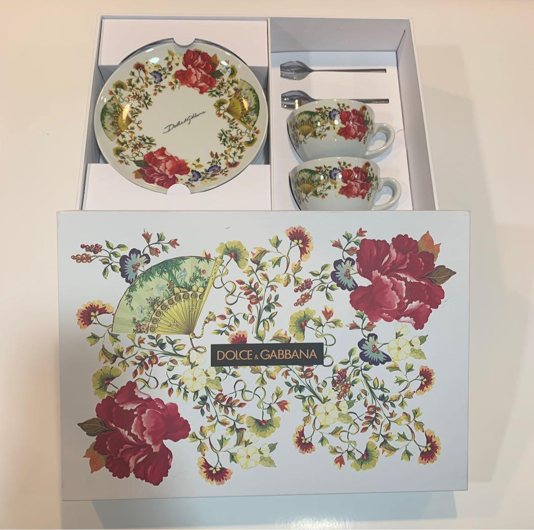 Dolce & Gabbana tea set Christmas gift 陶瓷杯碟禮盒套裝, 傢俬＆家居, 廚具和餐具, 茶具配件-  Carousell