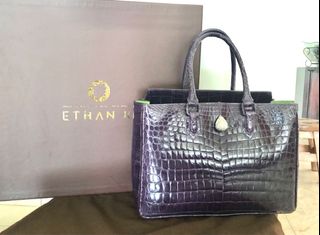 (Category: ) located in . Submitted by stylexfashionx (Listing ID 1128260954, Image 1). Description: .
