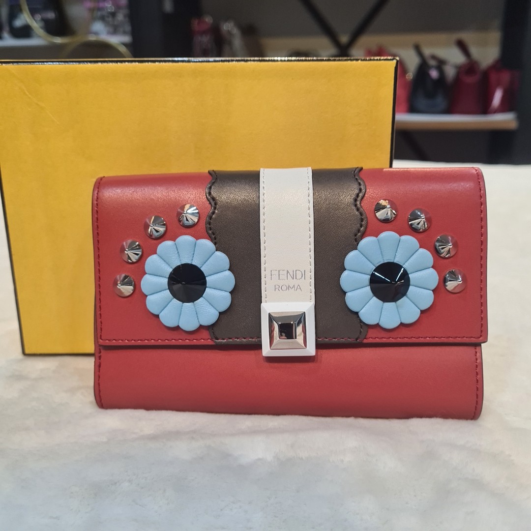 Fendi wallet red eyes top
