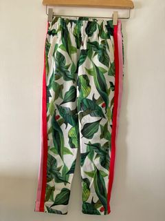 （分類：）位於 。 由 kar.kar. 提交（商品編號 1128148970，圖片 1）。簡介： 。