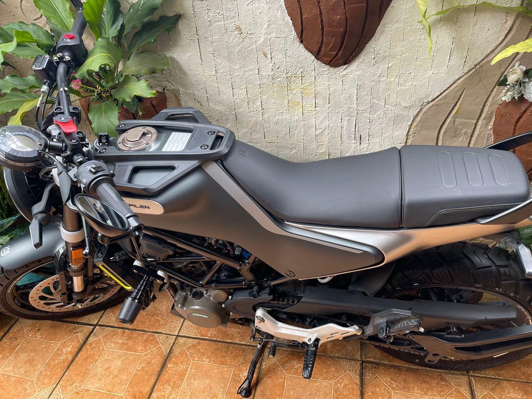 husqvarna svartpilen 200cc