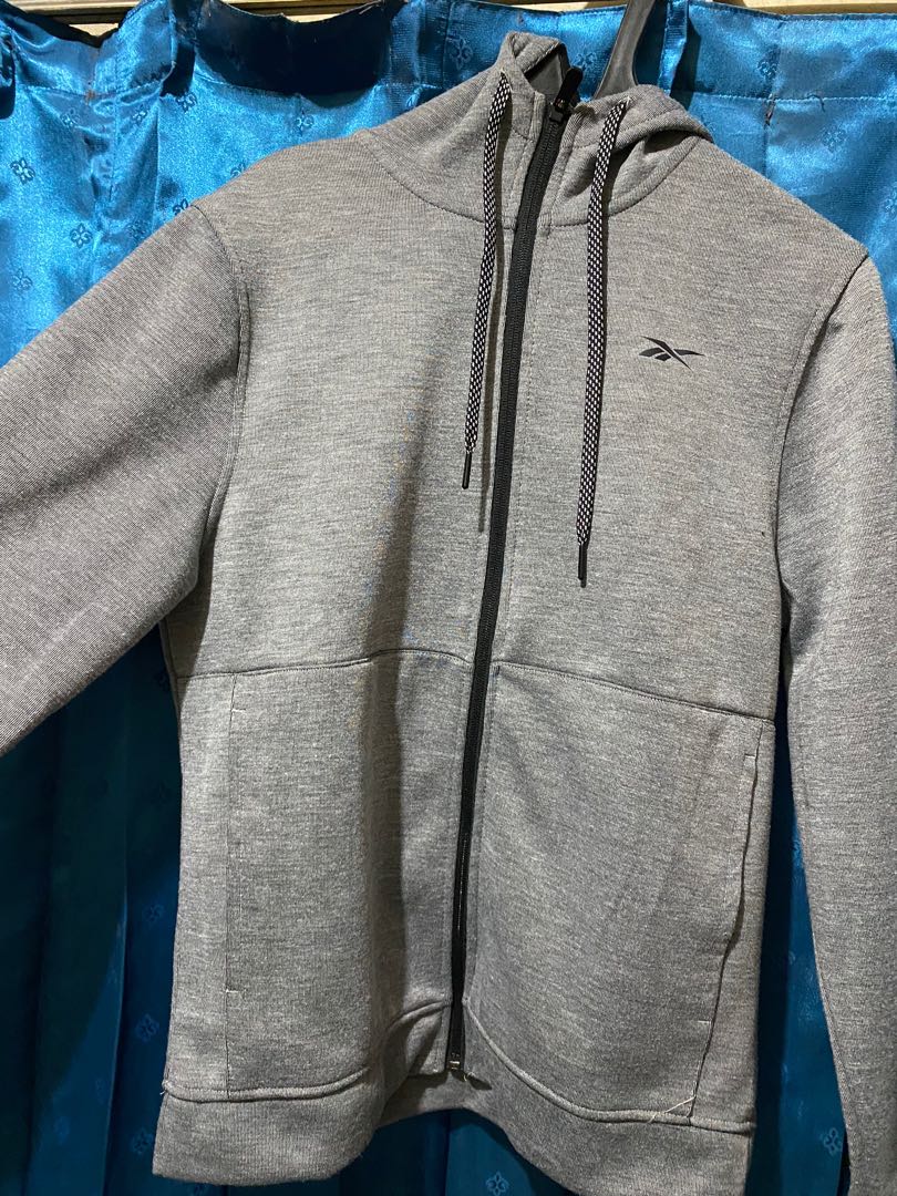 Jaket reebok sport station 2025