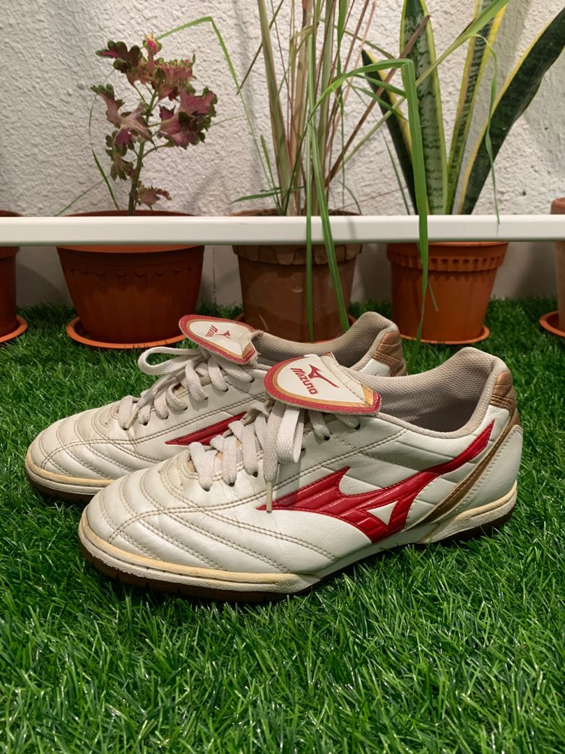 Kasut futsal shop mizuno