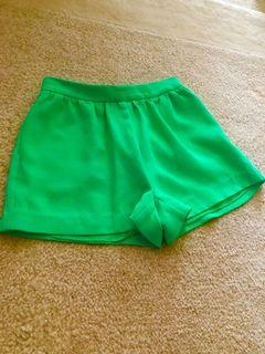 Kookai SHORTS 34 Flouro Green