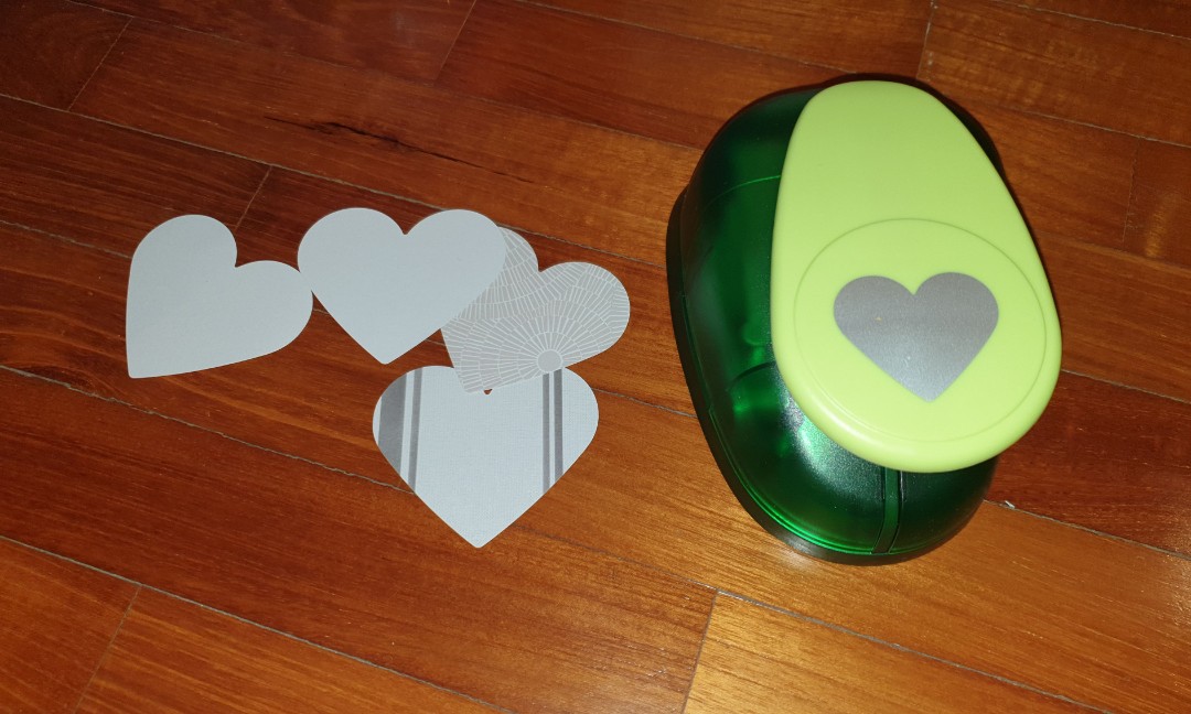 (Large) Heartshaped paper cutter, Hobbies & Toys, Stationery & Craft