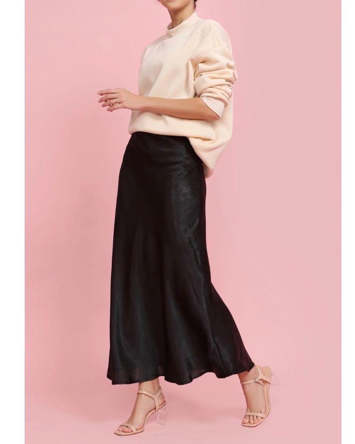 Textured Slip Skirt