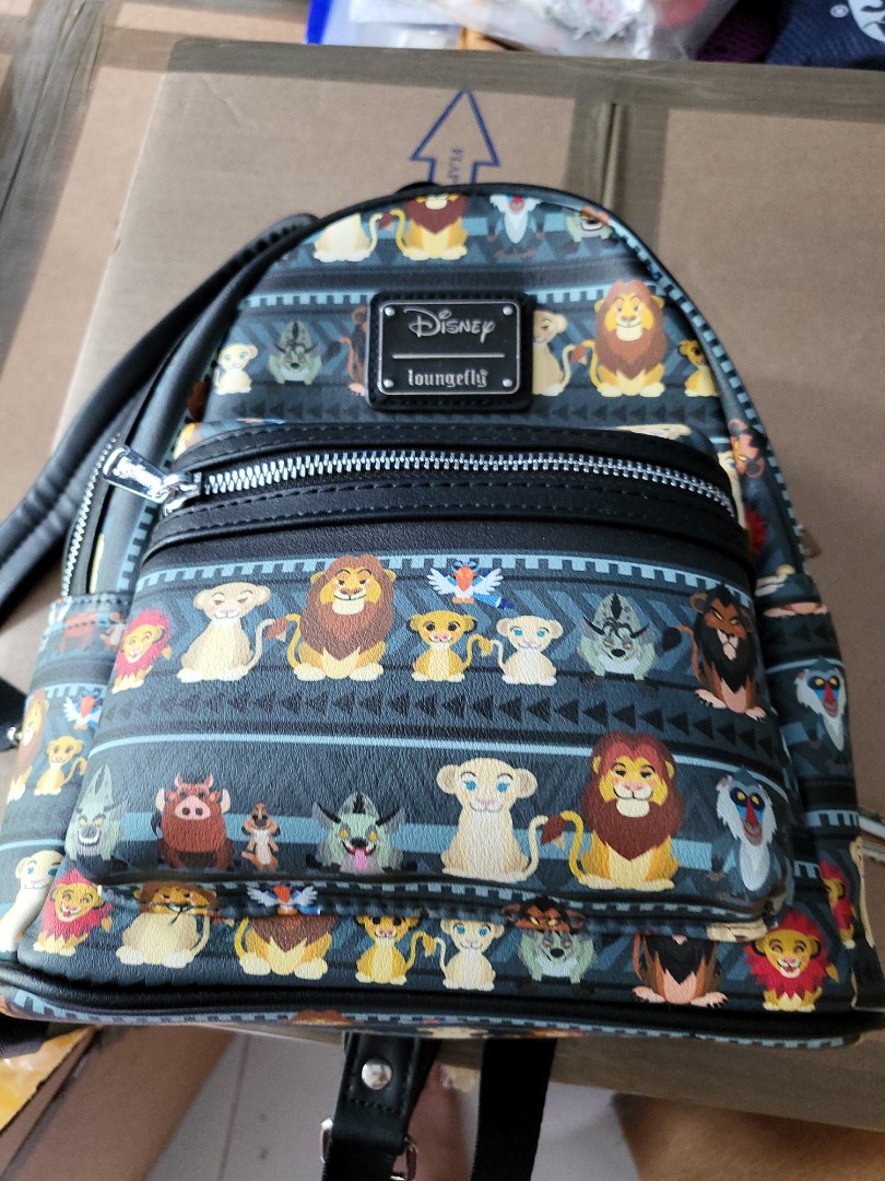 Lionking loungefly backpack, Women's 