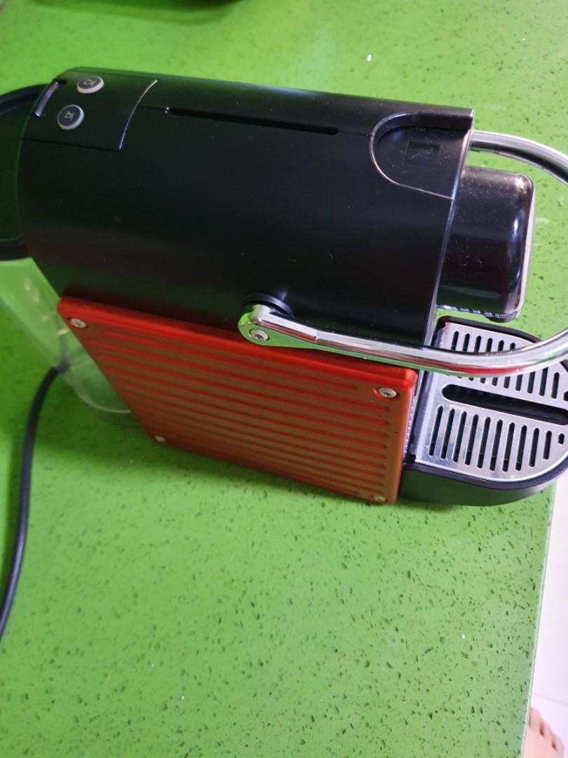 Nespresso Coffee Machine Pixie, TV & Home Appliances, Kitchen