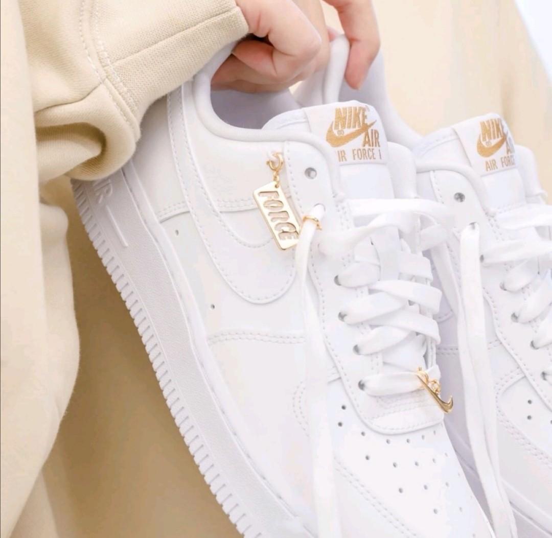 Air force 1 gold trim sales