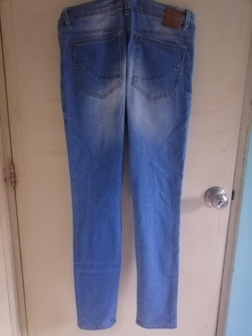 Penshoppe skinny jeans (Category: Jeans) located in Alicia. Submitted by wrence_09 (Listing ID 1128228430, Image 3). Description: Mop: Gcash, COP via LBC 300 + sf.