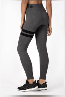 (Category: ) located in . Submitted by clothesat8 (Listing ID 1128105038, Image 1). Description: .