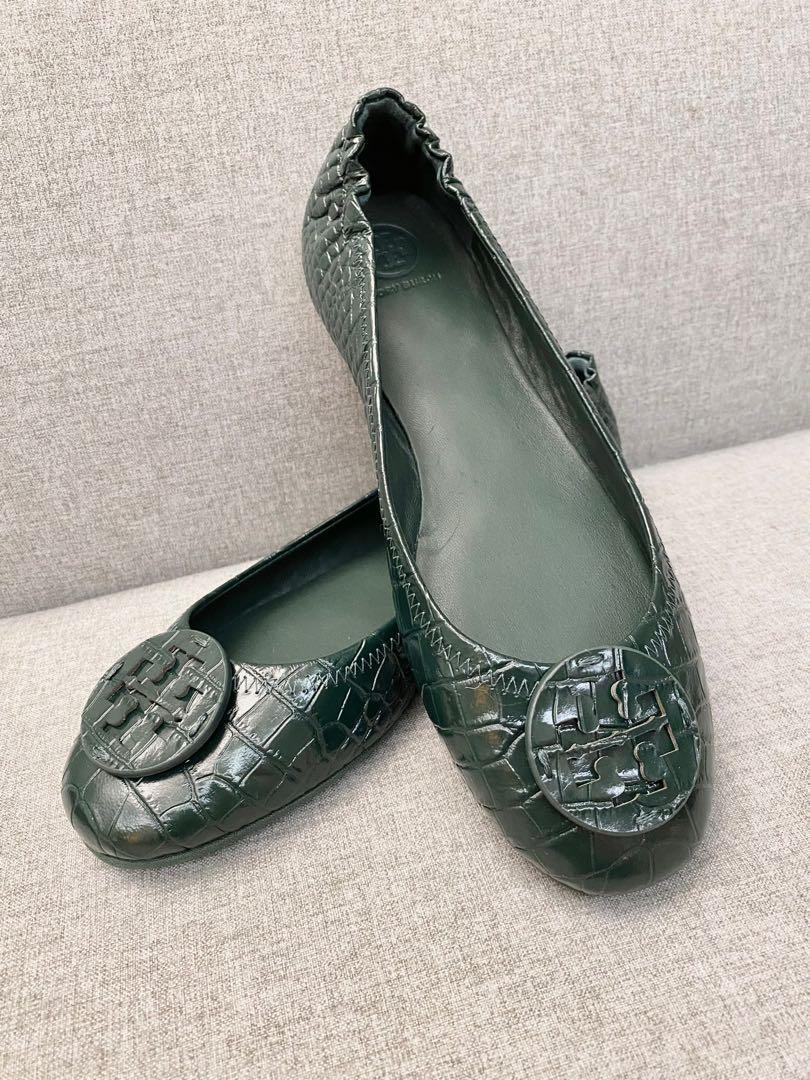 Minnie travel store ballet with logo