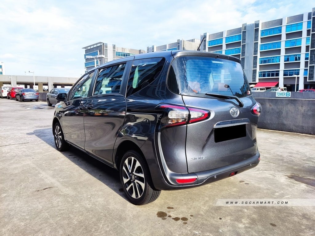 Toyota Sienta 1 5 Elegance A Cars Used Cars On Carousell