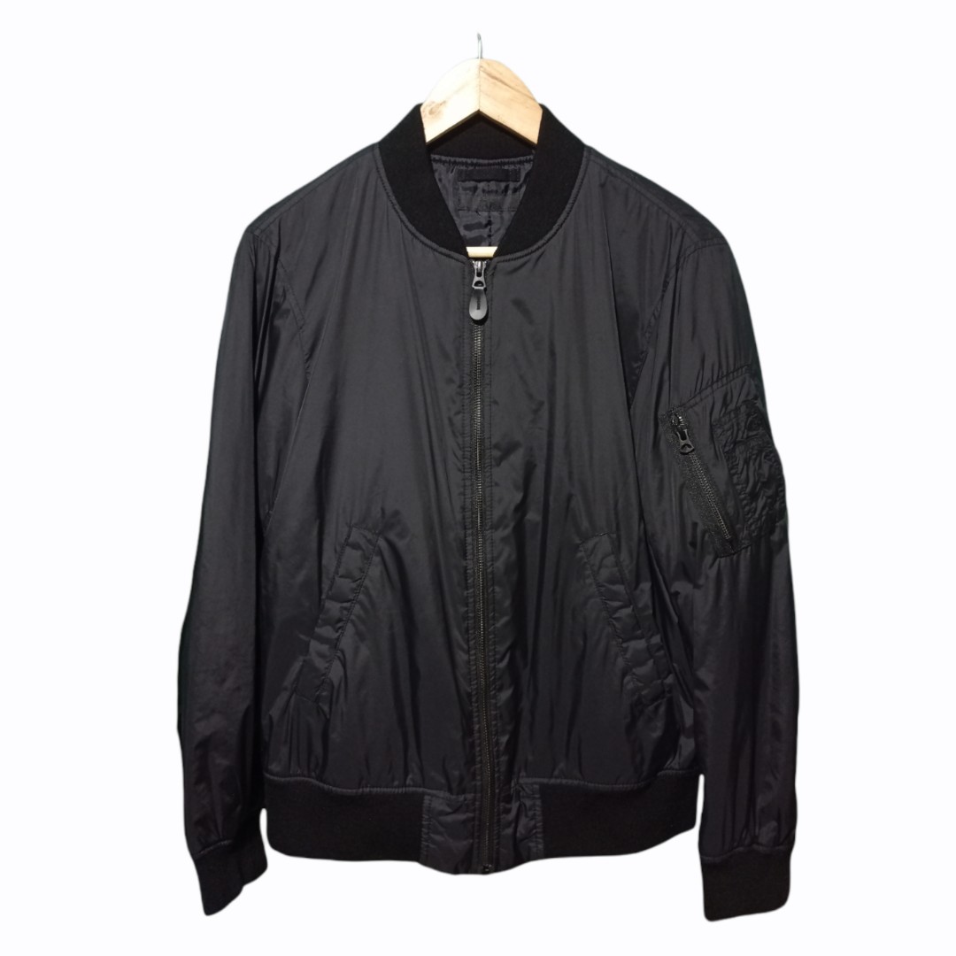 black bomber jacket uniqlo