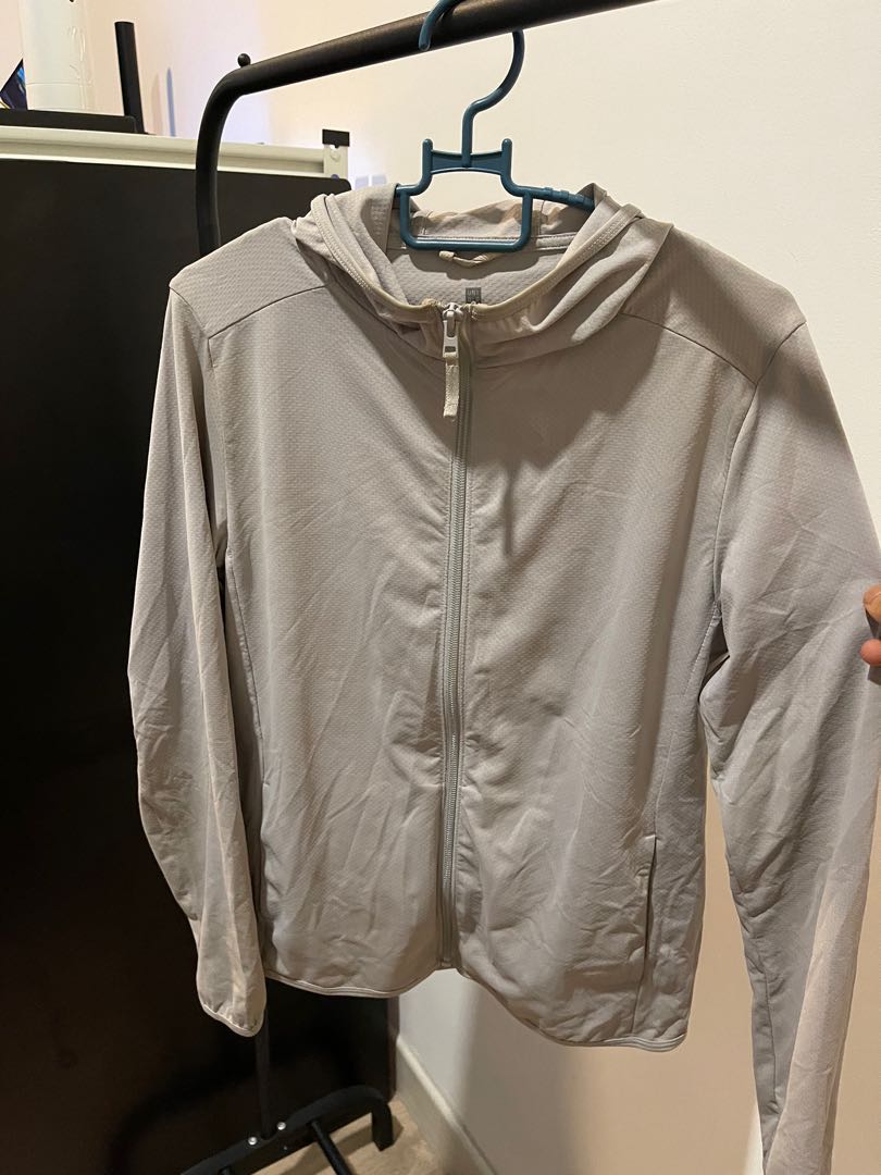 UNIQLO RUNNING JACKET, Women's Fashion, Activewear on Carousell