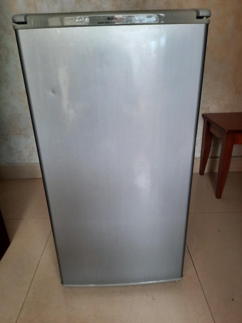 Very clean mini fridge 75L, TV & Home Appliances, Kitchen Appliances