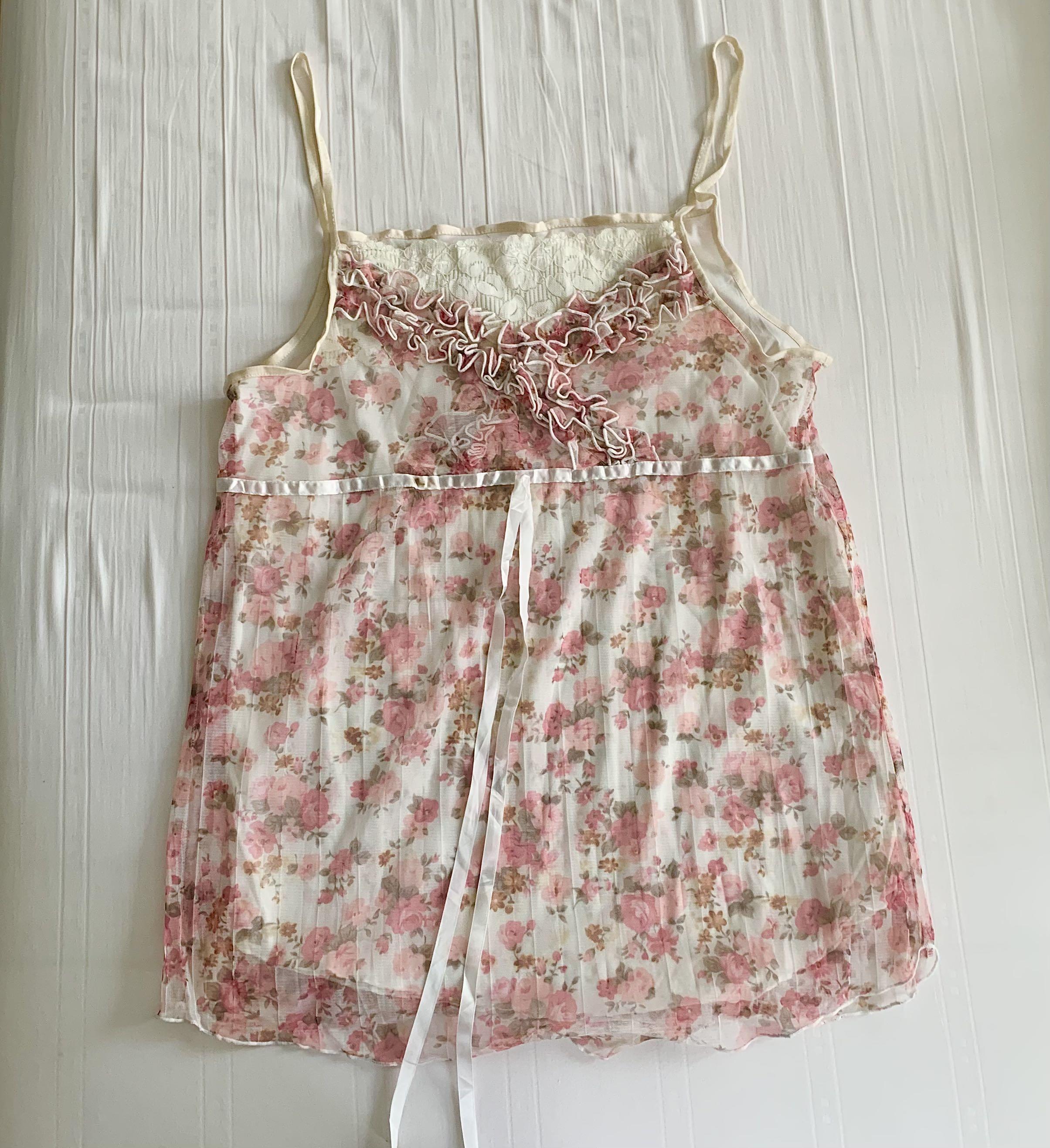 urgent wts) coquette vintage cottagecore floral lace camisole top fairycore  y2k, Women's Fashion, Tops, Sleeveless on Carousell
