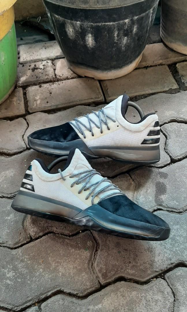 Adidas harden vol 1, Fesyen Pria, Sepatu , Sneakers di Carousell