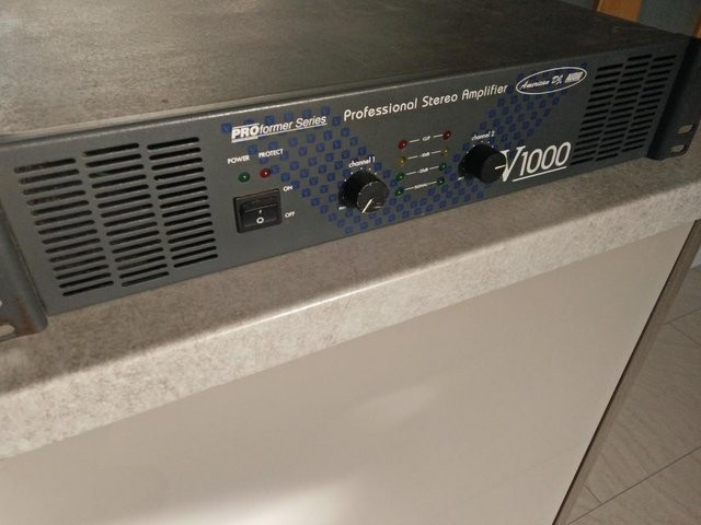 AMERICAN AUDIO V1000 POWER AMP AMPLIFIER 1000 WATTS Professional
