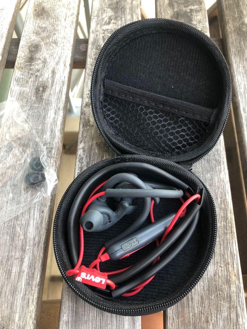 Levis shop bt earphones