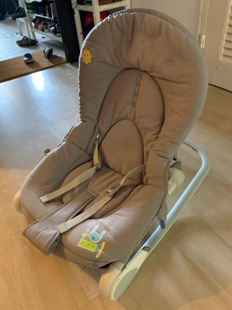 Chicco Baby bouncer with removable arm/light and sound, Babies & Kids