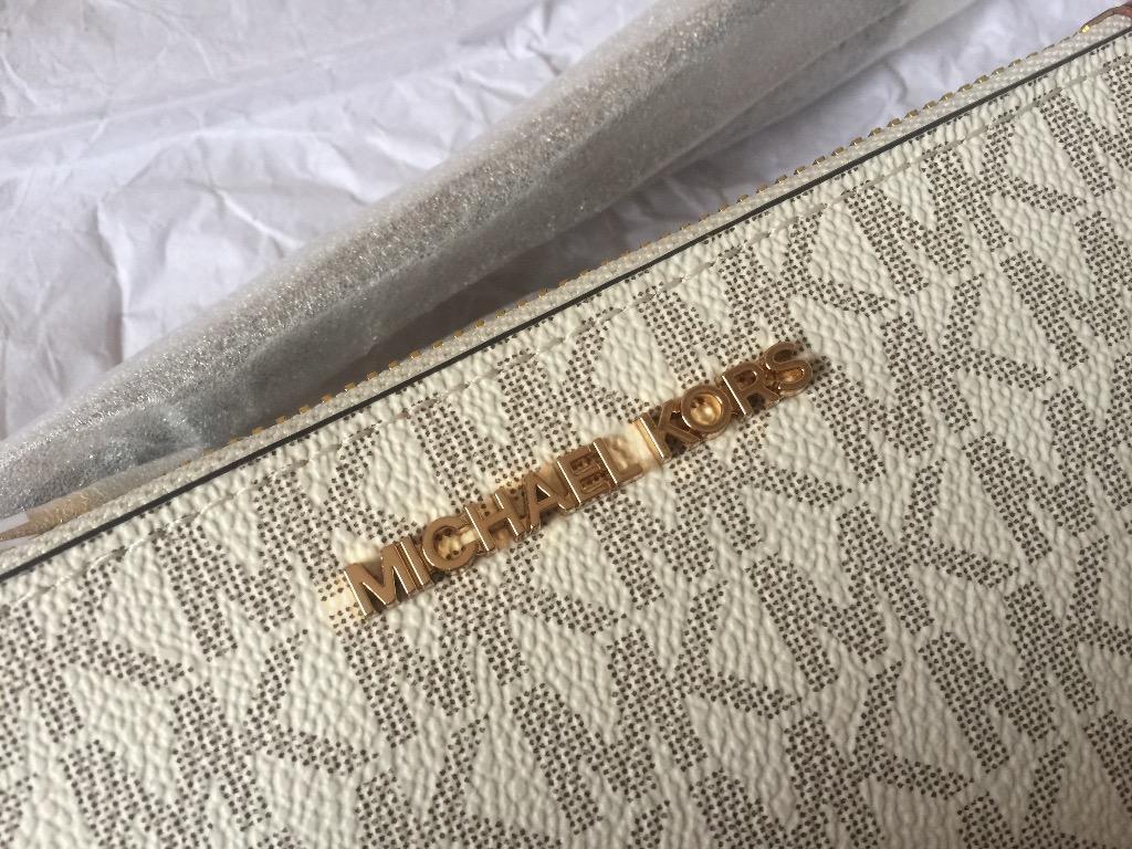 Michael kors wristlet cheap clearance