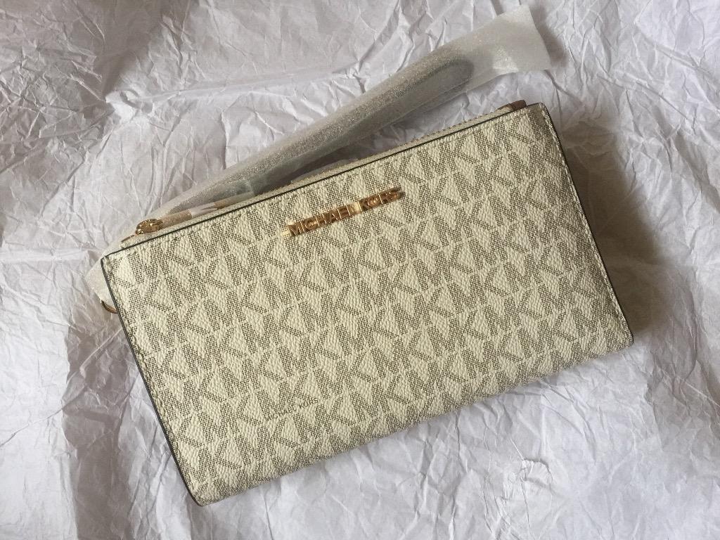 CLEARANCE BRAND NEW In Stock Michael Kors Jet Set Large Double Zip Wristlet in Vanilla