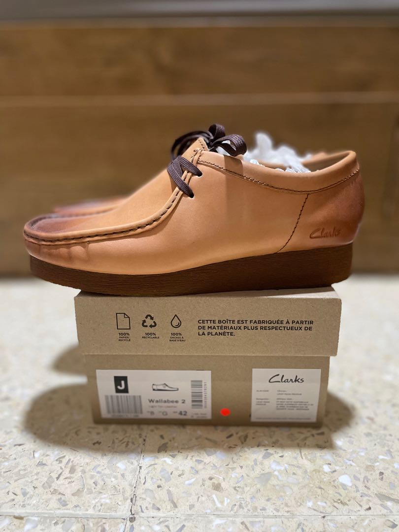 Clarks Wallabee Horween leather UK8 Fesyen Pria Sepatu Sneakers di Carousell