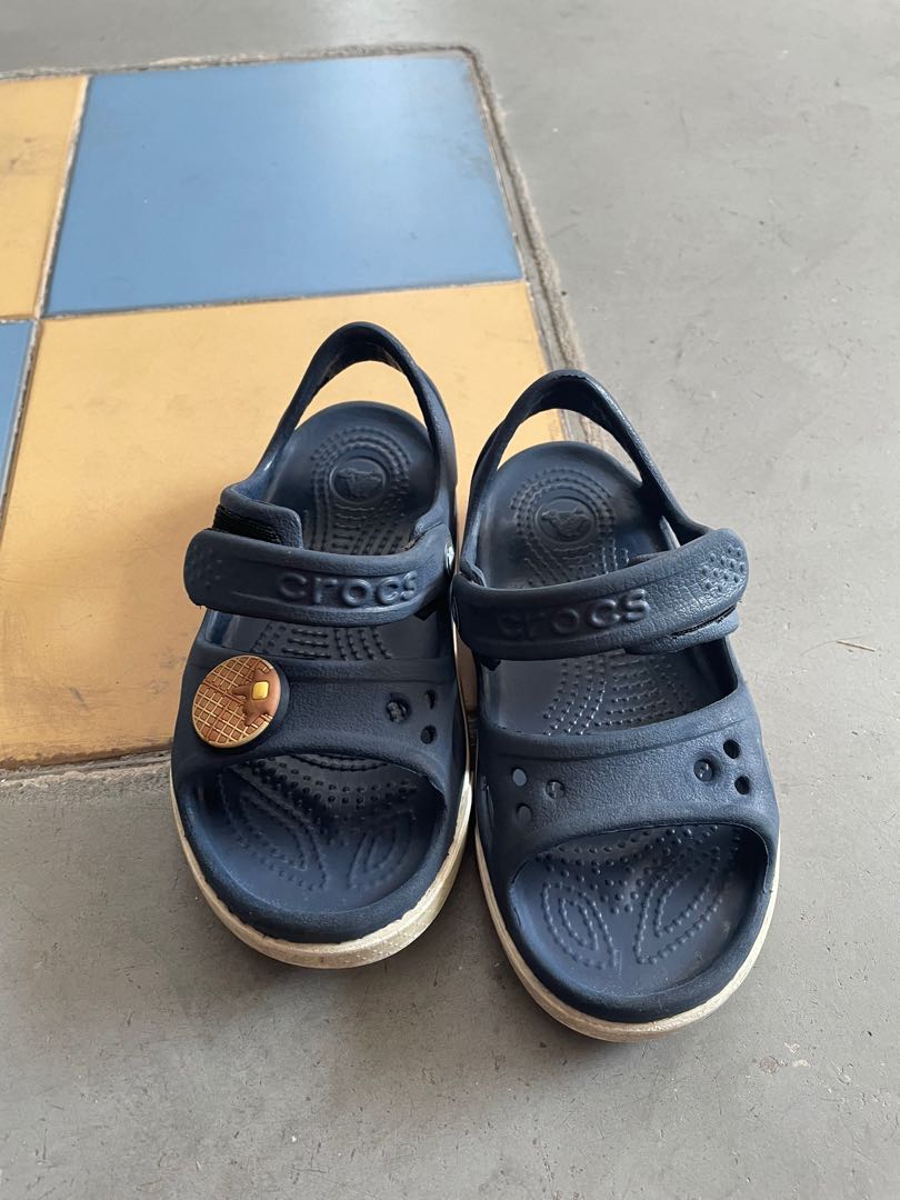 crocs boys sandals