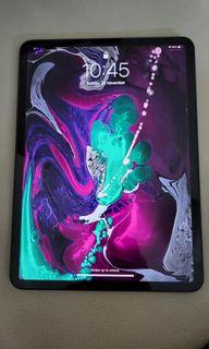 ipad pro 11" 2018 256GB wifi, with smart keyboard and Apple pen