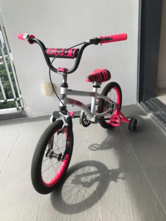 Toys R Us Bicycle w free helmet Sports Equipment Bicycles