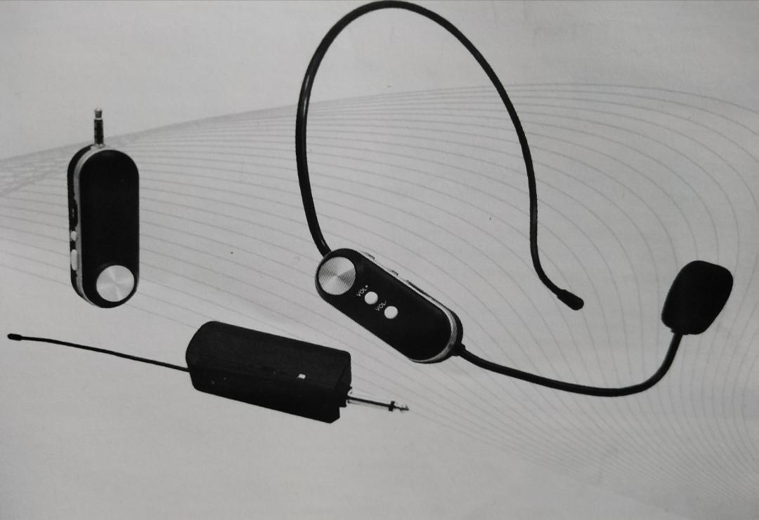 Lapel headworn wireless mic, Audio, Microphones on Carousell
