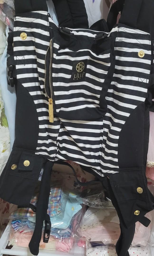 Lillebaby black discount and white stripe