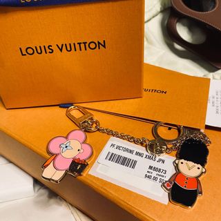 BANANANINA - Sophisticated Louis Vuitton, perfect for office or even just  shopping 🖤 . Louis Vuitton Damier Ebene Saleya MM 🔎554624 / 41734 .  #shopatbanananina #banananina #bagsandmore #prelovedbybanananina  #secondhand #fashionre