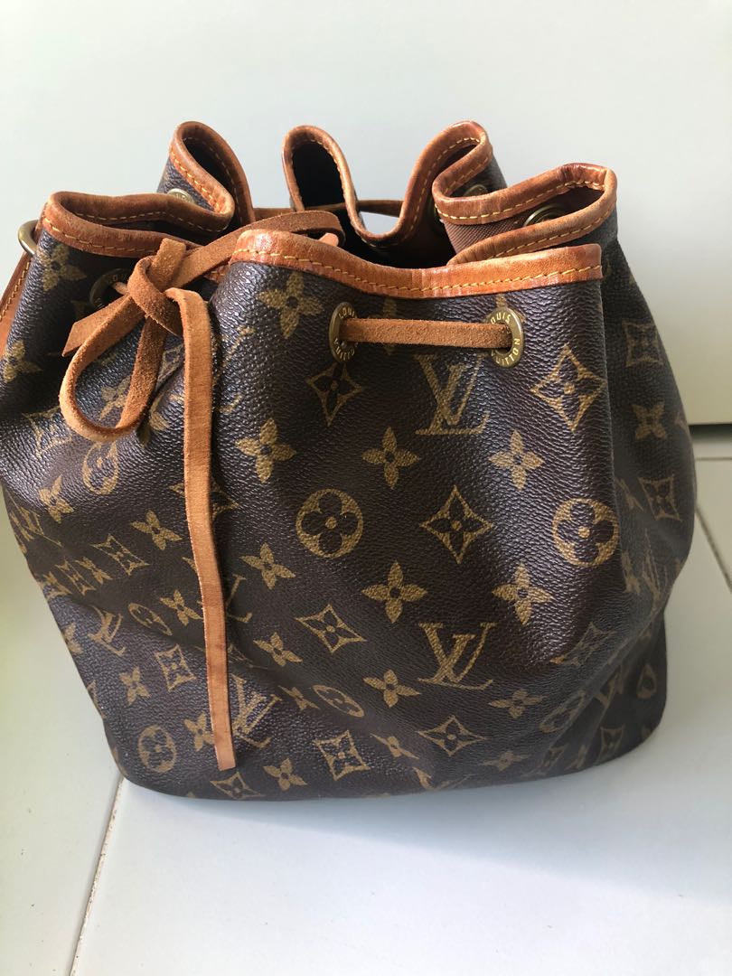 Louis Vuitton Petit Noe Vintage Bucket Bag, Women's Fashion, Bags &  Wallets, Tote Bags on Carousell