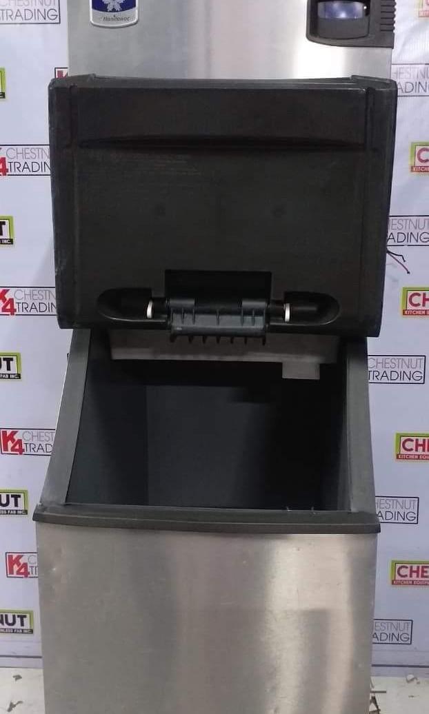 Manitowoc ice maker machine (Category: Refrigerators and Freezers) located in Makati City. Submitted by budgetappliance (Listing ID 1128299367, Image 3). Description: Manitowoc ice maker machine 220v good condition with 30days warranty for inquiries pls text or call 09058994523.