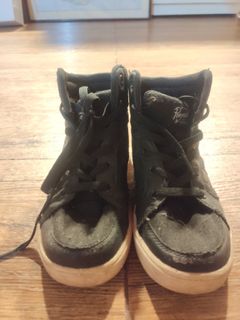 (Category: ) located in . Submitted by mardoll (Listing ID 1128456880, Image 1). Description: .