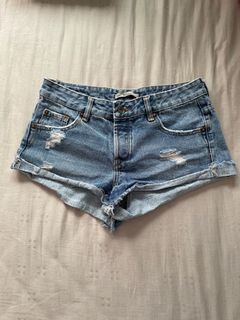 (Category: ) located in . Submitted by a.o (Listing ID 1128343647, Image 1). Description: .