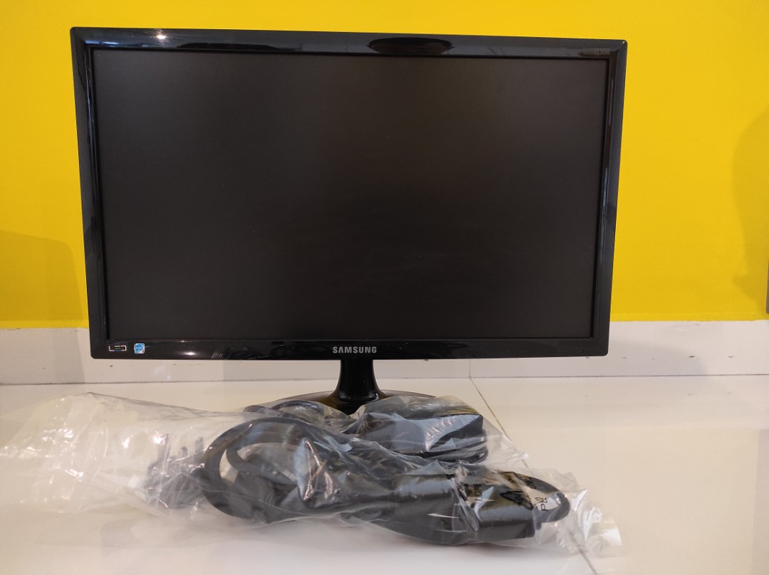 Samsung 20" Monitor (S20B300B), Computers & Tech, Parts & Accessories ...