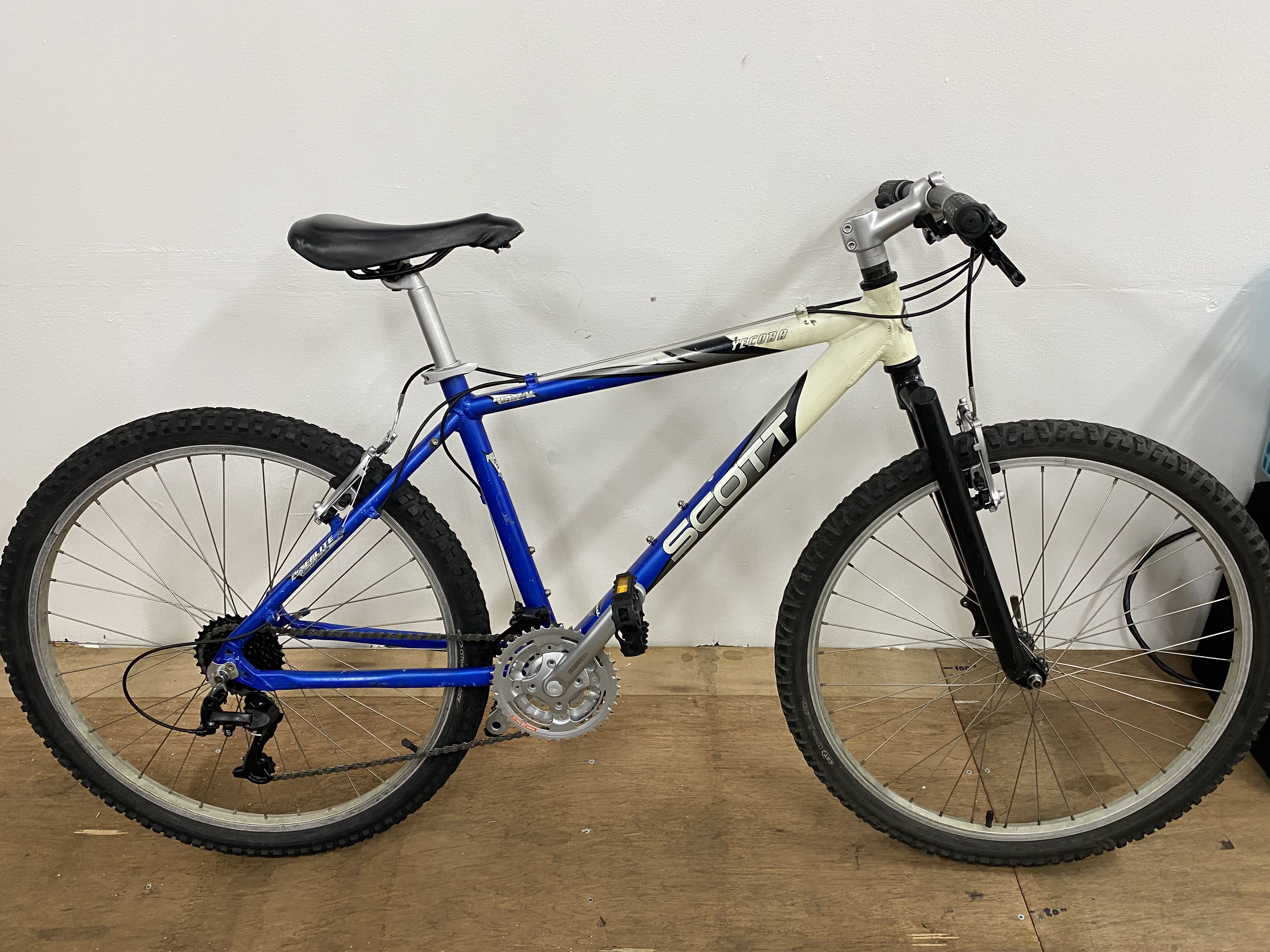 modder Seizoen pepermunt Scott 26” MTB, Sports Equipment, Bicycles & Parts, Bicycles on Carousell