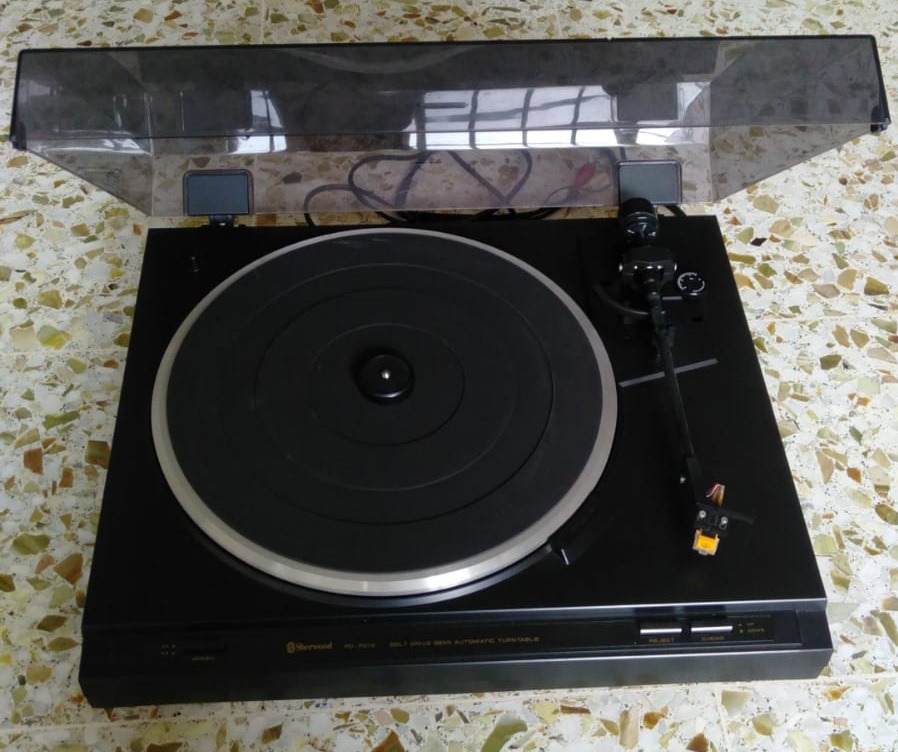 Sherwood PQ701B Belt drive semi automatic Turntable, Audio, Other