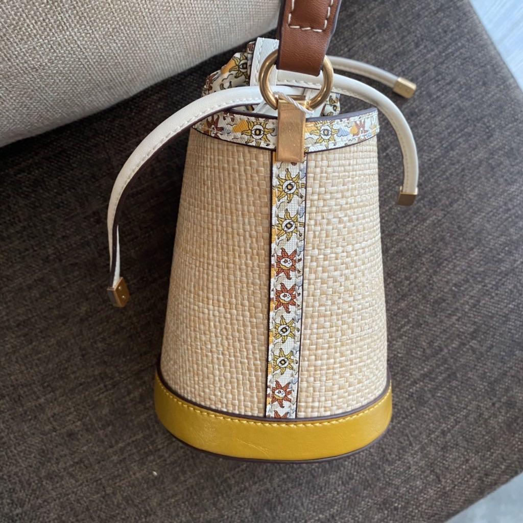 Latest ⭐️ Tory Burch Robinson Bucket Bag Mini Size, Women's Fashion, Bags &  Wallets, Tote Bags on Carousell