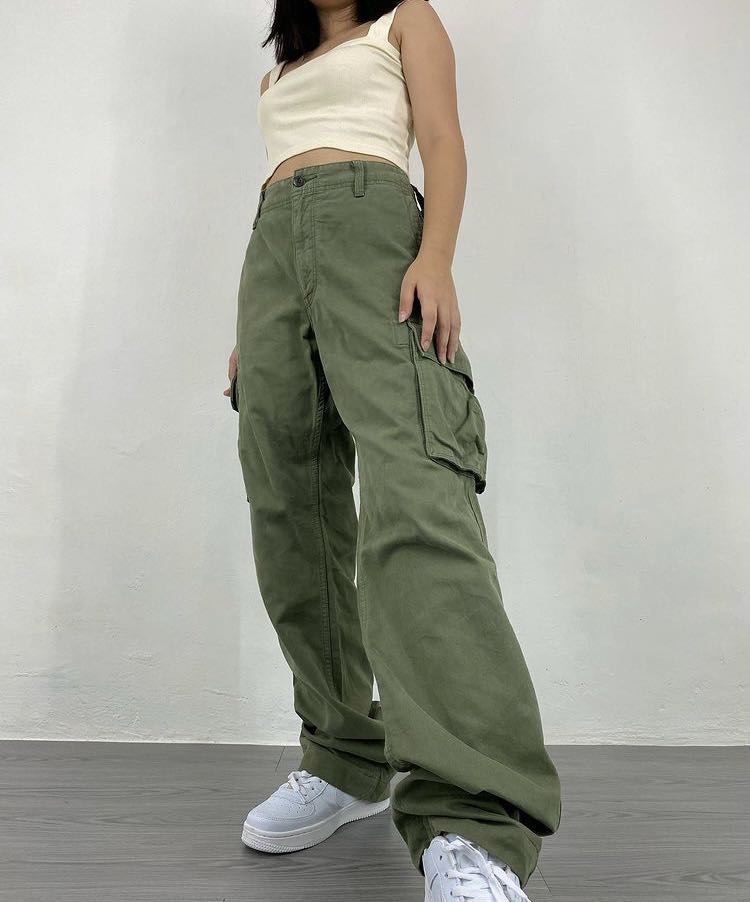 Uniqlo Army Green Cargo Pants, Women's Fashion, Bottoms, Other Bottoms ...