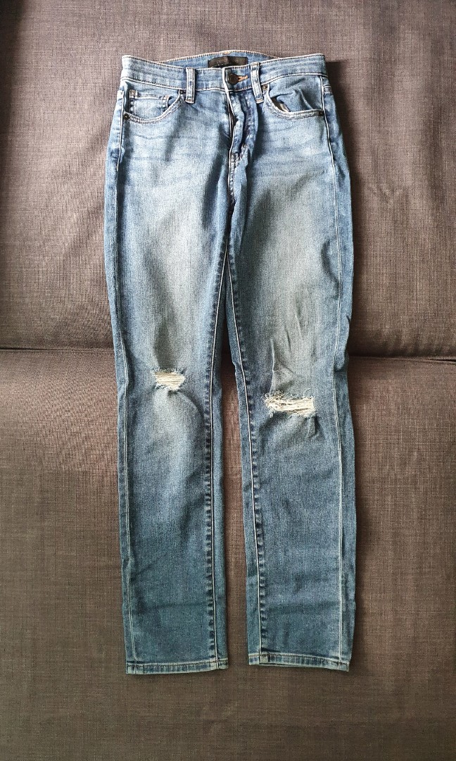 Uniqlo ripped jeans, Women's Fashion, Bottoms, Jeans & Leggings on