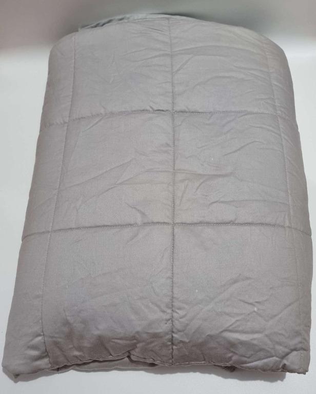 Weighted Blanket - Light Grey (Category: Bedding & Towels) located in Muntinlupa City. Submitted by inasantos (Listing ID 1128378985, Image 1). Description: Weighted Blanket - Grey 48" x 78” - 15 lbs.
